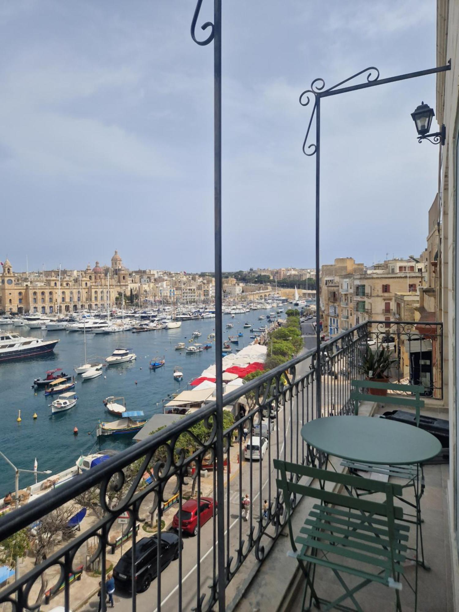 Korzo Suites Senglea Waterfront Buitenkant foto